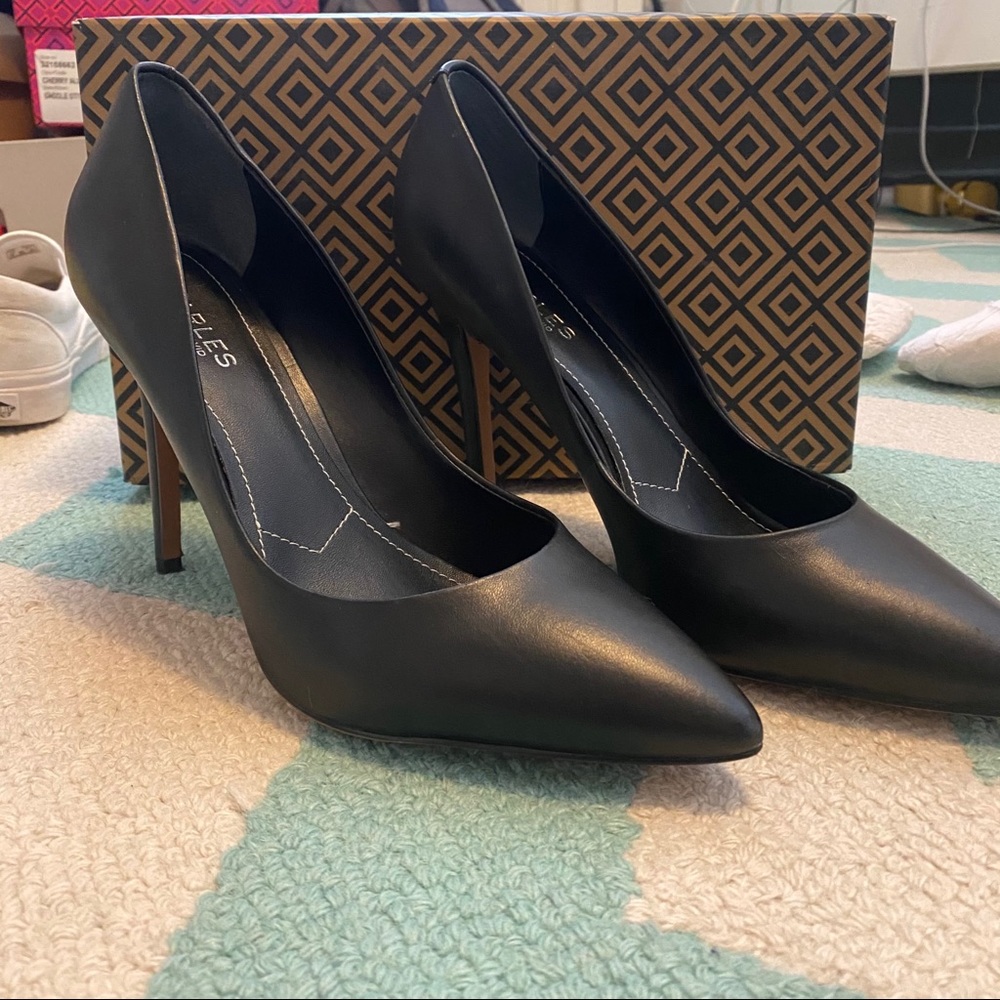 Charles David Black Leather Heels